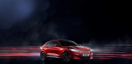 Ford amplía la familia Mustang, llevando al famoso pony a la era eléctrica con el Mustang Mach-E