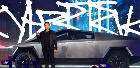 El fundador de Tesla, Elon Musk, durante la presentación del Cybertruck, el pick-up eléctrico que la marca producirá en 2021