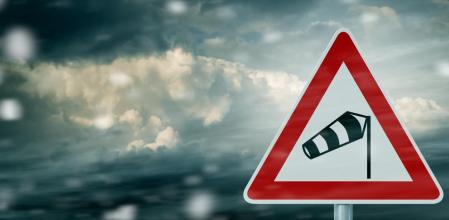 Tras las lluvias de estos últimos días, las previsiones anuncian la llegada de fuertes vientos y que coinciden con los desplazamientos del fin de semana, así pues,