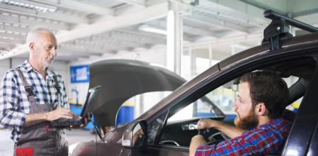 Una de las claves para asegurar el futuro de nuestro coche es su frecuente revisión