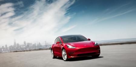 El Tesla Model 3 y el BMW Serie 3 fueron los automóviles que obtuvieron la mejor calificación de seguridad en la categoría de vehículos familiares grandes