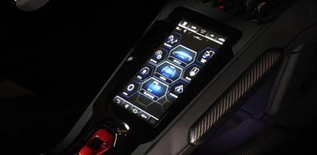 Lamborghini incorpora en el superderportivo Huracán EVO el asistente virtual de Amazon, Alexa