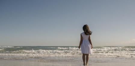 Todo comienza cuando desaparece Soledad.