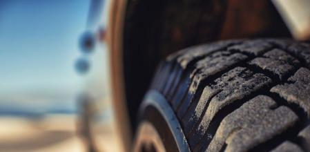 La presión adecuada en los neumáticos nos ayudará a gastar menos combustible