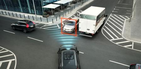 Los sistemas ADAS analizan nuestro entorno para detectar situaciones peligrosas y nos avisan para preverlas