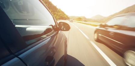 El ángulo muerto impide al conductor tener una visión clara de sus alrededores, aún y utilizando cualquier espejo retrovisor, tanto nterior como exterior&nbsp;