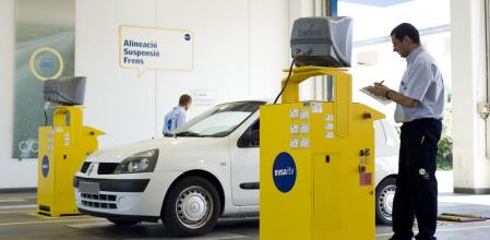 La normativa de tráfico prohíbe circular con un vehículo que no ha pasado la correspondiente ITV