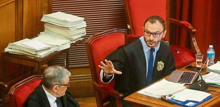 El fiscal Félix Martín, durante el juicio del crimen de la Guardia Urbana”, en el 2020 EFE/Quique García