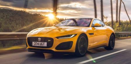 El galardonado diseño del F-Type evoluciona hacia la perfección formal gracias a los nuevos y revolucionarios faros Pixel LED ultrafinos