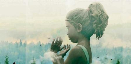 Esta escultura gigante parece tener controlados a los trabajadores de la empresa Amaya