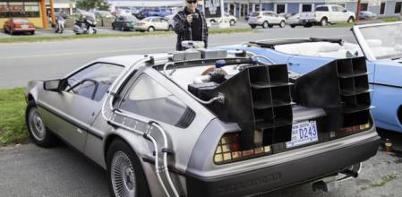 El modelo DeLorean DMC-12 (1981) protagonista de la película 'Regreso al Futuro“” (1985).