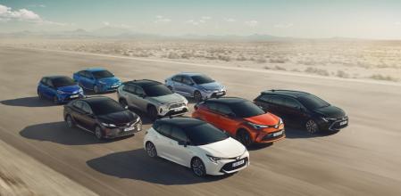 Diversos vehículos de la gama Toyota 2020. La elección del nombre para denominar un modelo determinado no siempre es una tarea fácil