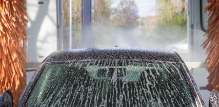 Lavar el coche es algo que muchos conductores no han hecho desde que entró en vigor el estado de alarma