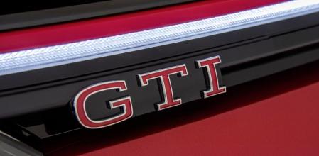 Las siglas GTI significan Gran Turismo Inyección y, con el paso del tiempo, han dado nombre a una categoría de vehículos deportivos