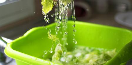 Lavar verduras con lejía