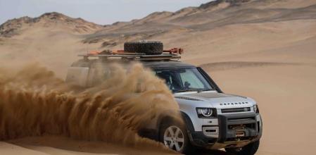 Los cortos voladizos del Defender le proporcionan maniobrabilidad en situaciones extremas y mejores ángulos de ataque y salida