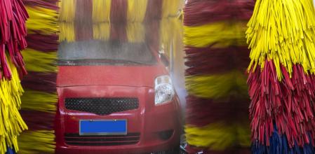 Si tu vehículo sufre daños en un túnel de autolavado, puedes reclamar para que te indemnicen&nbsp;