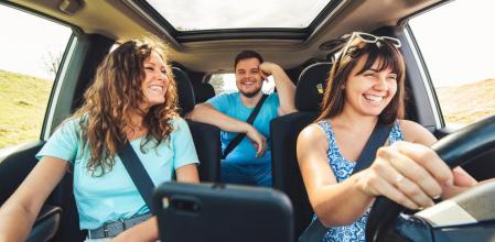Los desplazamientos realizados con personas convivientes no requieren el uso de mascarilla en el coche
