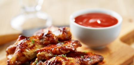 La insólita propuesta de matrimonio en Murcia que mezcla romanticismo con alitas de pollo