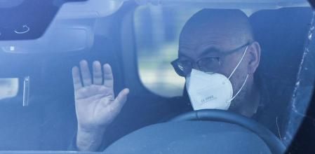 Antes de ponernos al volante hemos de asegurarnos de que el efecto de la respiración cuando llevamos la mascarilla no empañe nuestras gafas