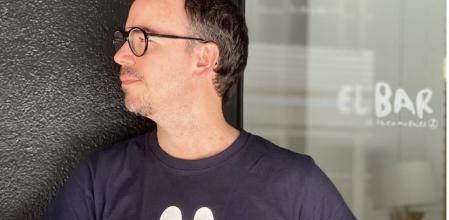 Paco Morales en su bar