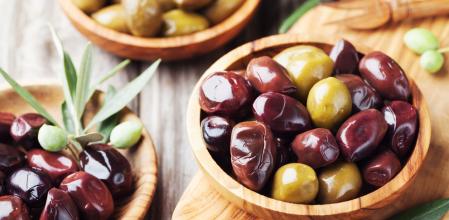 Aceitunas negras y verdes