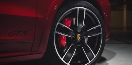 No se trata de la variante más potente del Cayenne pero es la de aspecto más agresivo y la que ofrece una configuración más deportiva.