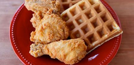 Pollo frito con gofres