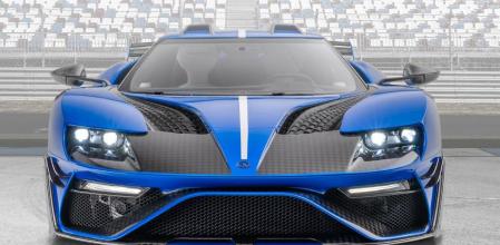 Integra nuevos paneles exteriores de fibra de carbono con los que adopta un aspecto aún más agresivo.