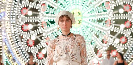 El desfile crucero de Dior es una oda al optimismo y al valor de la artesanía