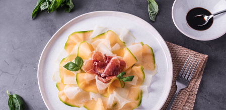 Carpaccio de melón con jamón