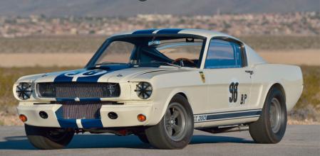 Fue pilotado por una auténtica leyenda de la competición como el británico Ken Miles.&nbsp;