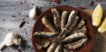 Sardinas asadas sin cola