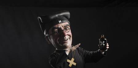 Mossèn Hilari custodia el secreto de L'Hòstia