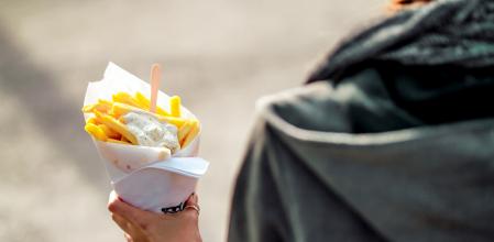 Patatas fritas belgas con mayonesa