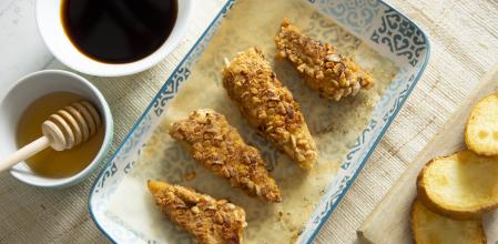 Bocaditos de pollo con rebozado de almendras