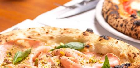 Pizza de mortadella e pistacchi de Fratelli Figurato