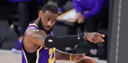 Solo existen 99 unidades en el mundo del nuevo capricho alemán de James. (AP Photo/Mark J. Terrill)