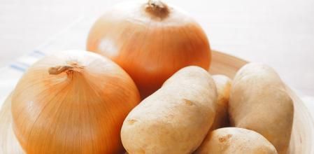 Cebollas y patatas