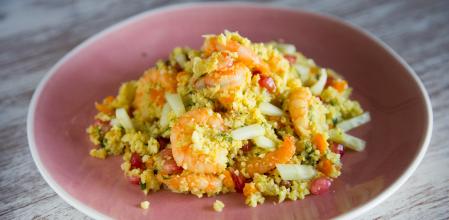Cuscús de col y gambas