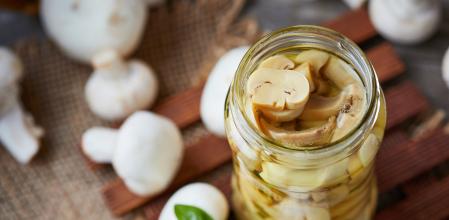 Cuando tienes excedente en otoño, las conservas son un excelente método que te permite disponer de un buen lote de setas durante el resto del año