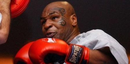 Mike Tyson reveló que antes de subir al ring tomaba chocolate con zumo de naranja para elevar su energía (Otras fuentes)&nbsp;<br>