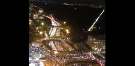 La ciudad de París ha sufrido grandes atascos de tráfico en las horas previas a la entrada en vigor del nuevo confinamiento domiciliario en Francia