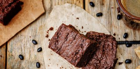 Brownie de frijoles negros