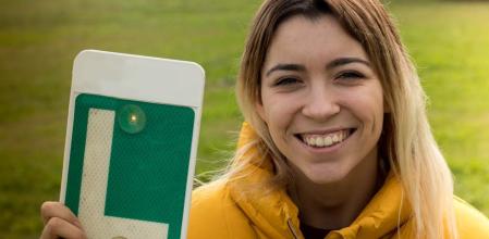 Las ayudas que ofrecen los organismos públicos para la obtención del carnet de conducir están dirigidas a los jóvenes