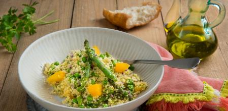Tabulé de guisantes con naranja