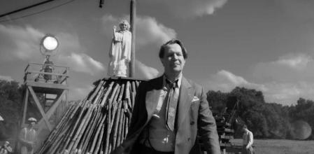 Amanda Seyfried y Gary Oldman en un fotograma de 'Mank'