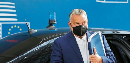 Hungría aprueba la polémica ley que prohíbe adoptar a las parejas del mismo sexo