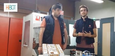 Pere Garriga y Arnau Sánchez, creadores del proyecto HiBot