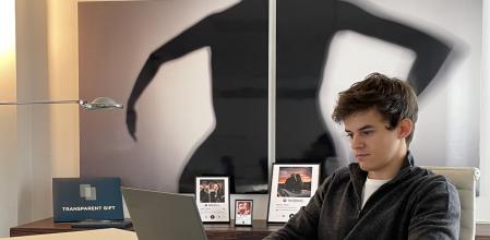 Xavier Caravaca, de 22 años de edad, en su despacho